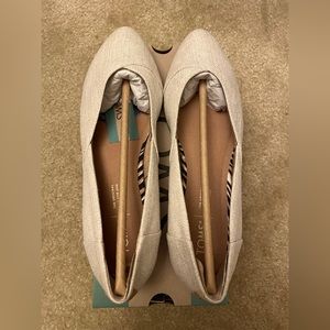 Brand New TOMS Jutti Neat Natural Metallic Herringbone Women Size 8